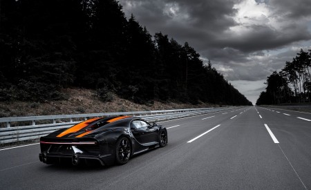 2021 Bugatti Chiron Super Sport 300+ Rear Three-Quarter Wallpapers 450x275 (6)