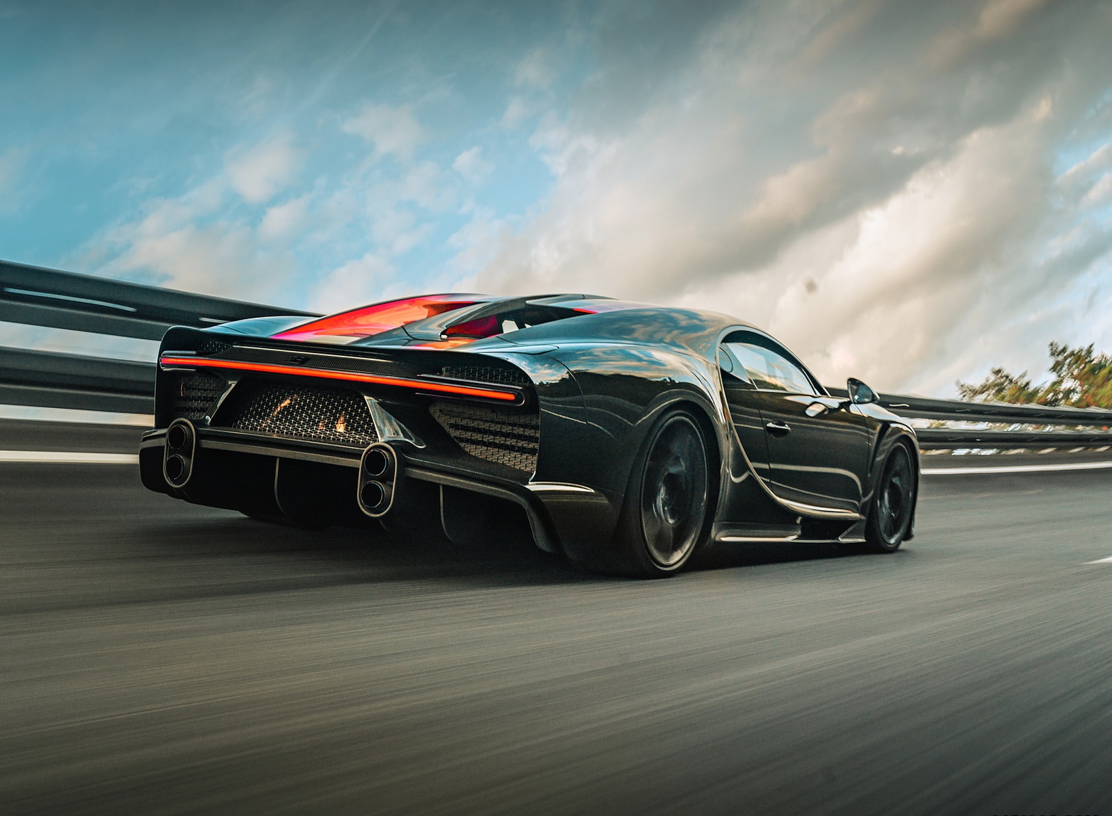 2021 Bugatti Chiron Super Sport 300+ Rear Three-Quarter Wallpapers #25 of 31
