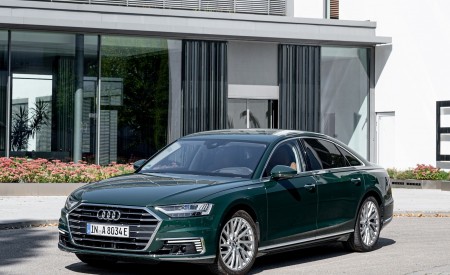 2020 Audi A8 L 60 TFSI e quattro Plug-In Hybrid (Color: Goodwood Green) Front Three-Quarter Wallpapers 450x275 (27)