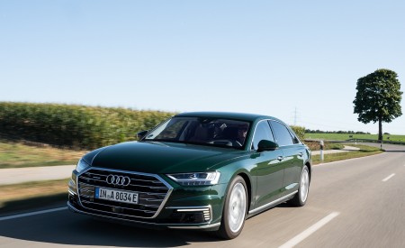 2020 Audi A8 L 60 TFSI e quattro Plug-In Hybrid (Color: Goodwood Green) Front Three-Quarter Wallpapers 450x275 (24)