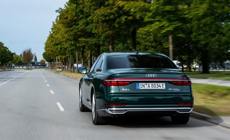 2020 Audi A8 L 60 TFSI e quattro Plug-In Hybrid (Color: Goodwood Green) Rear Wallpapers 450x275 (16)