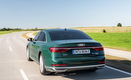 2020 Audi A8 L 60 TFSI e quattro Plug-In Hybrid (Color: Goodwood Green) Rear Wallpapers 450x275 (5)