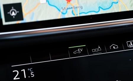 2020 Audi A8 L 60 TFSI e quattro Plug-In Hybrid Interior Detail Wallpapers 450x275 (43)