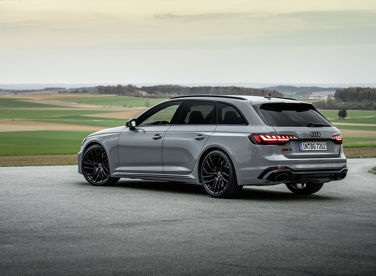 2020 Audi RS 4 Avant (Color: Nardo Gray) Rear Three-Quarter Wallpapers (12)