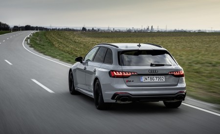 2020 Audi RS 4 Avant (Color: Nardo Gray) Rear Three-Quarter Wallpapers 450x275 (13)