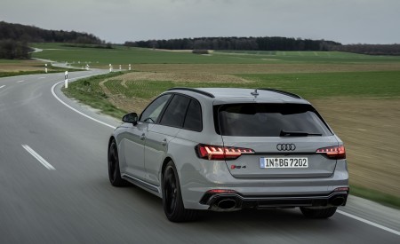 2020 Audi RS 4 Avant (Color: Nardo Gray) Rear Three-Quarter Wallpapers 450x275 (17)