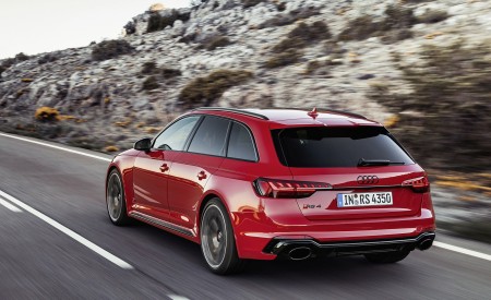 2020 Audi RS 4 Avant (Color: Tango Red) Rear Three-Quarter Wallpapers 450x275 (44)