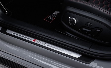 2020 Audi RS 4 Avant Door Sill Wallpapers 450x275 (36)