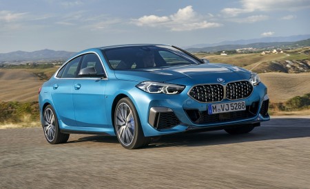 2020 BMW M235i Gran Coupe xDrive (Color: Snapper Rocks Blue Metallic) Front Three-Quarter Wallpapers 450x275 (10)
