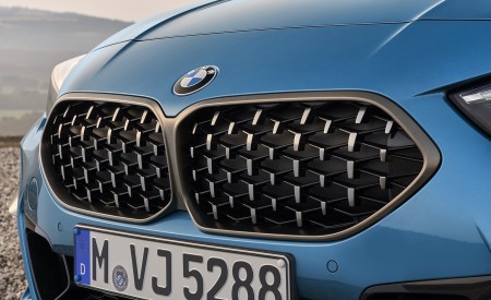 2020 BMW M235i Gran Coupe xDrive (Color: Snapper Rocks Blue Metallic) Grill Wallpapers 450x275 (34)