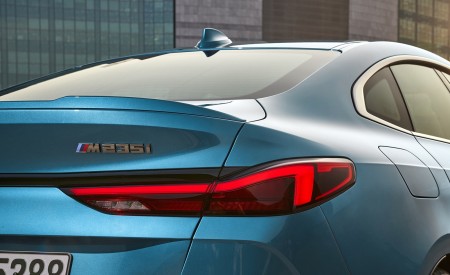 2020 BMW M235i Gran Coupe xDrive (Color: Snapper Rocks Blue Metallic) Tail Light Wallpapers 450x275 (32)