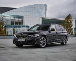 2020 BMW M340i xDrive Touring (Color: Black Sapphire Metallic) Front Three-Quarter Wallpapers 150x120 (30)