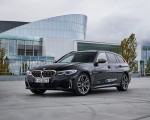 2020 BMW M340i xDrive Touring (Color: Black Sapphire Metallic) Front Three-Quarter Wallpapers 150x120 (31)
