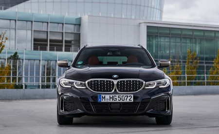 2020 BMW M340i xDrive Touring (Color: Black Sapphire Metallic) Front Wallpapers 450x275 (36)