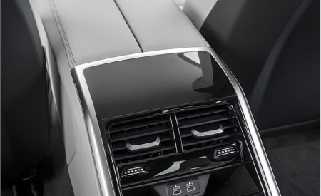 2020 BMW M8 Gran Coupe Competition Interior Detail Wallpapers 450x275 (55)