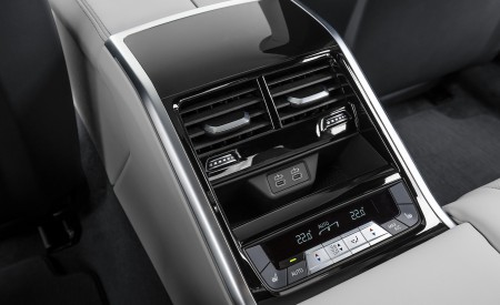 2020 BMW M8 Gran Coupe Competition Interior Detail Wallpapers 450x275 (65)