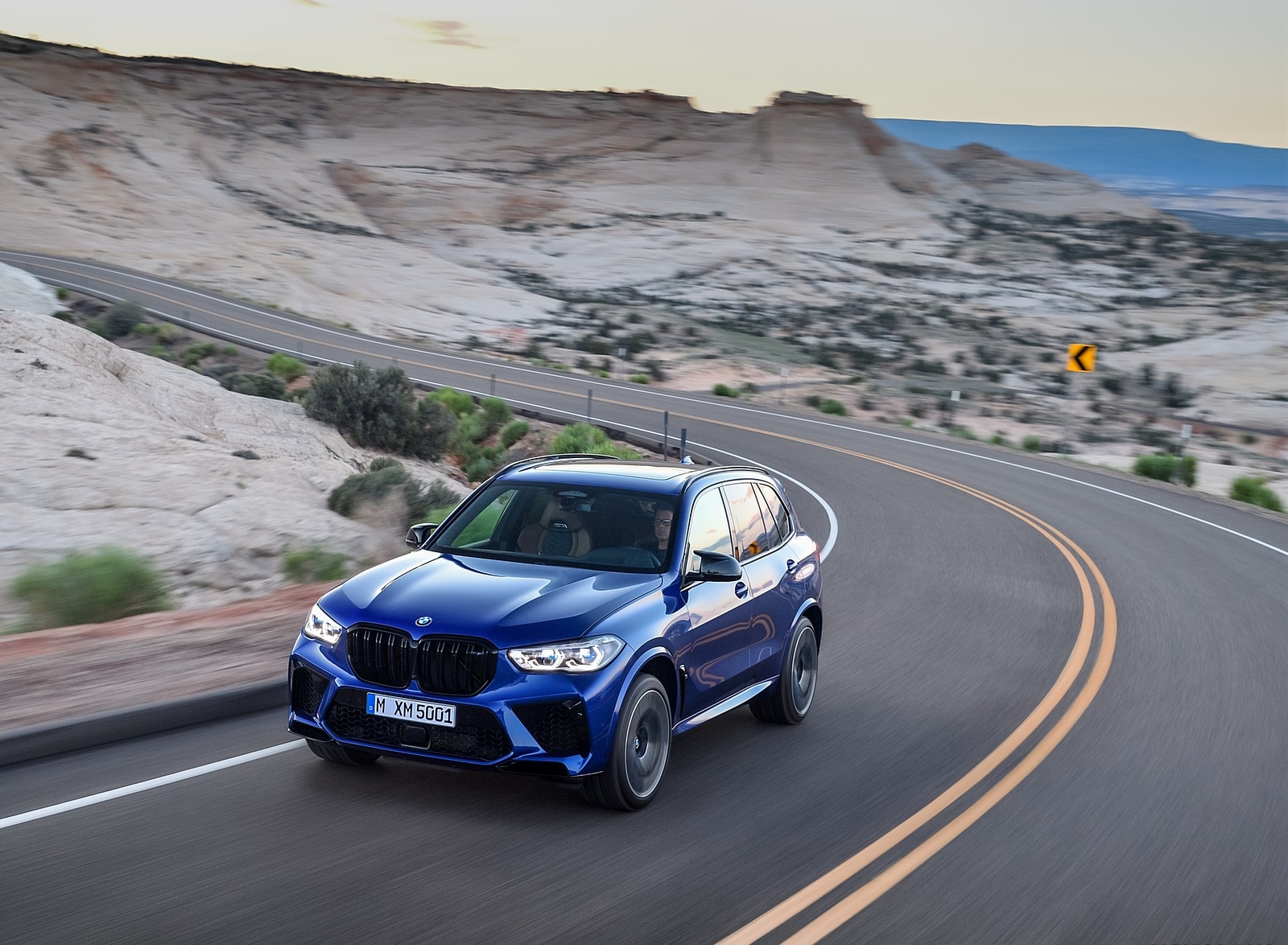 2020 BMW X5 M Competition Front Three-Quarter Wallpapers (3)