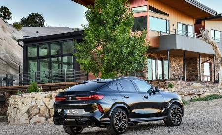 2020 BMW X6 M Competition Rear Three-Quarter Wallpapers 450x275 (33)