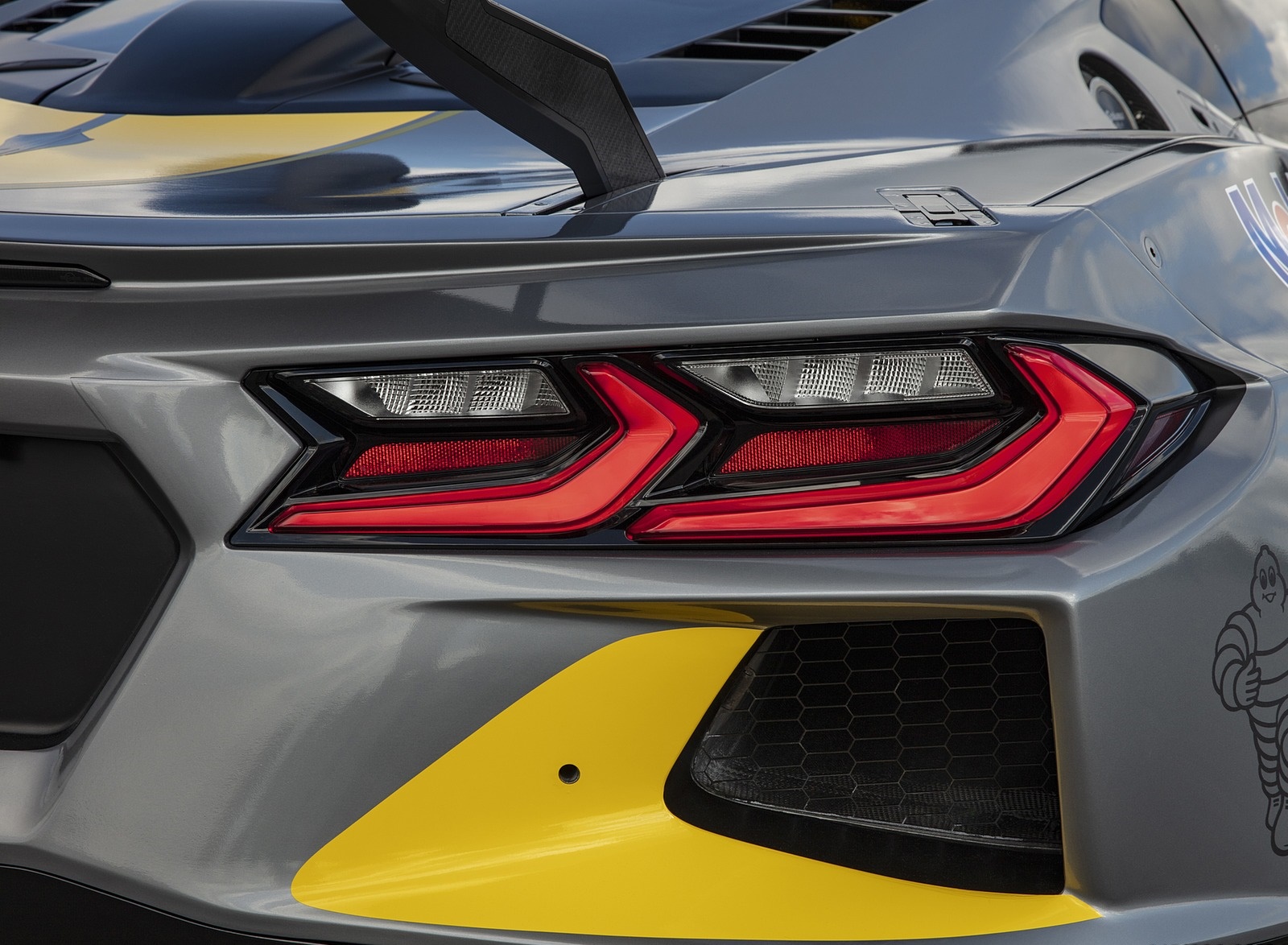 2020 Chevrolet Corvette C8.R Tail Light Wallpapers #16 of 24