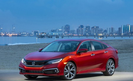 2020 Honda Civic Sedan Touring Front Three-Quarter Wallpapers 450x275 (35)