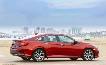 2020 Honda Civic Sedan Touring Rear Three-Quarter Wallpapers 450x275 (29)