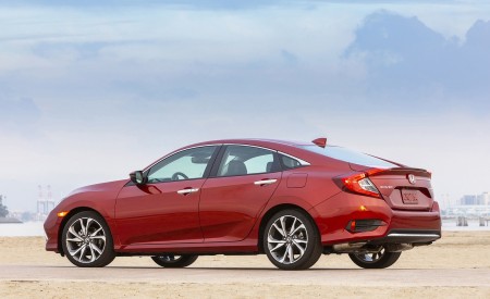 2020 Honda Civic Sedan Touring Rear Three-Quarter Wallpapers 450x275 (30)