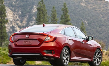 2020 Honda Civic Sedan Touring Rear Three-Quarter Wallpapers 450x275 (22)