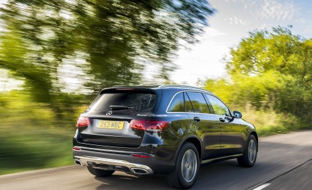 2020 Mercedes-Benz GLC 220d (UK-Spec) Rear Three-Quarter Wallpapers 450x275 (9)