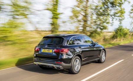 2020 Mercedes-Benz GLC 220d (UK-Spec) Rear Three-Quarter Wallpapers 450x275 (18)