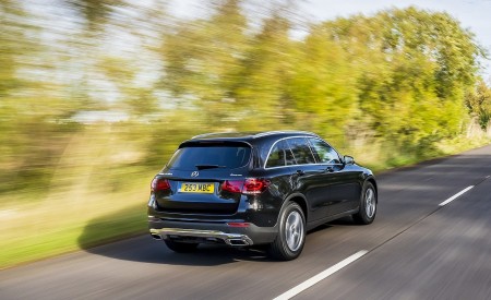 2020 Mercedes-Benz GLC 220d (UK-Spec) Rear Three-Quarter Wallpapers 450x275 (20)