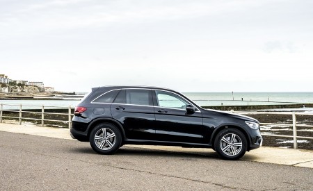 2020 Mercedes-Benz GLC 220d (UK-Spec) Side Wallpapers 450x275 (29)