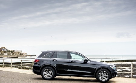 2020 Mercedes-Benz GLC 220d (UK-Spec) Side Wallpapers 450x275 (28)