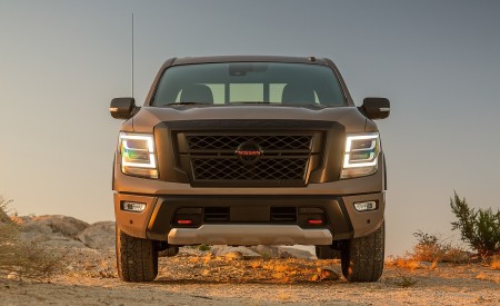 2020 Nissan TITAN PRO 4X Front Wallpapers 450x275 (9)