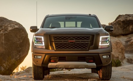 2020 Nissan TITAN PRO 4X Front Wallpapers 450x275 (10)