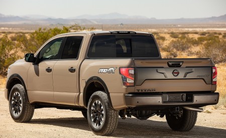 2020 Nissan TITAN PRO 4X Rear Three-Quarter Wallpapers 450x275 (4)