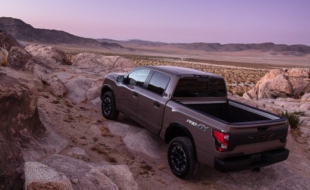 2020 Nissan TITAN PRO 4X Rear Three-Quarter Wallpapers 450x275 (11)