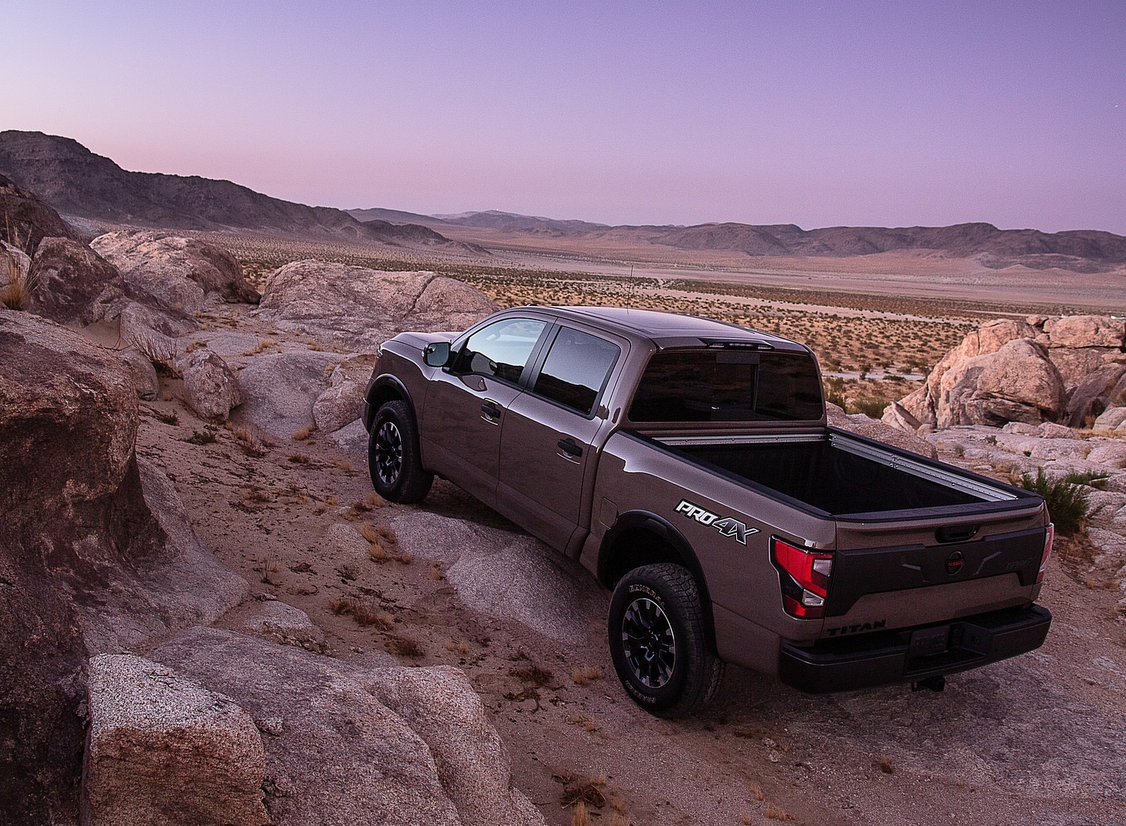 2020 Nissan TITAN PRO 4X Rear Three-Quarter Wallpapers (11)