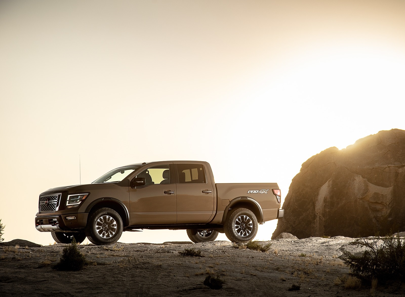 2020 Nissan TITAN PRO 4X Side Wallpapers (12)
