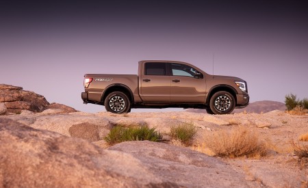 2020 Nissan TITAN PRO 4X Side Wallpapers 450x275 (13)