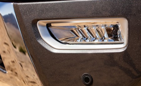 2020 Nissan TITAN Platinum Reserve Detail Wallpapers 450x275 (20)