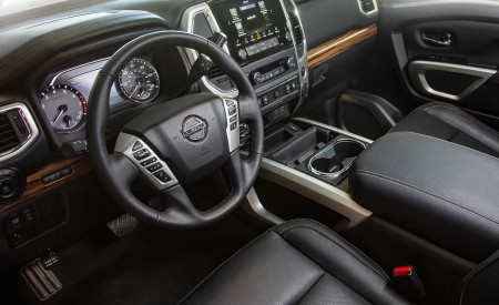 2020 Nissan TITAN Platinum Reserve Interior Wallpapers 450x275 (32)