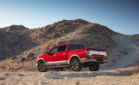 2020 Nissan TITAN Platinum Reserve Rear Three-Quarter Wallpapers 450x275 (9)
