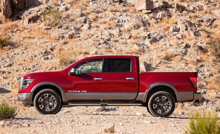 2020 Nissan TITAN Platinum Reserve Side Wallpapers 450x275 (6)