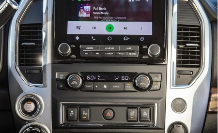 2020 Nissan TITAN SL Central Console Wallpapers 450x275 (27)