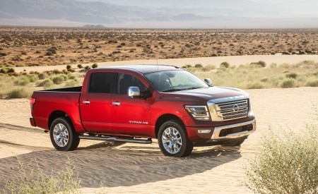 2020 Nissan TITAN SL Front Three-Quarter Wallpapers 450x275 (2)