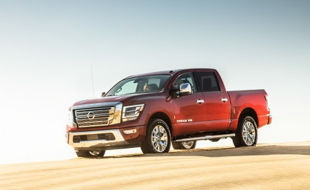 2020 Nissan TITAN SL Front Three-Quarter Wallpapers 450x275 (6)