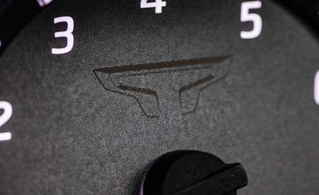 2020 Nissan TITAN SL Interior Detail Wallpapers 450x275 (30)