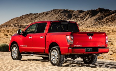 2020 Nissan TITAN SL Rear Three-Quarter Wallpapers 450x275 (10)