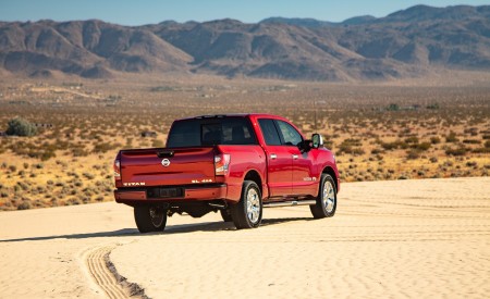 2020 Nissan TITAN SL Rear Three-Quarter Wallpapers 450x275 (12)