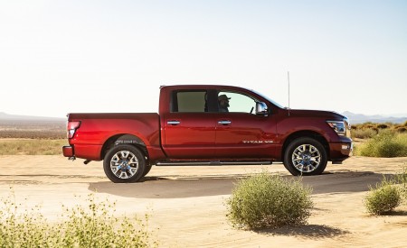 2020 Nissan TITAN SL Side Wallpapers 450x275 (14)